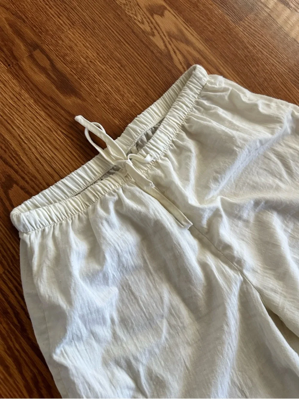 Bloomers Ruffle-Hem Drawstring — cream - Picture 3 of 10